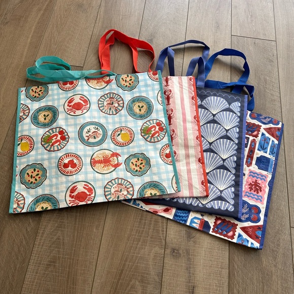 T.J.Maxx Handbags - Homegoods TJMaxx Marshalls Seafood Shell Prints Shopper Tote Bags Set of 4 NWOT